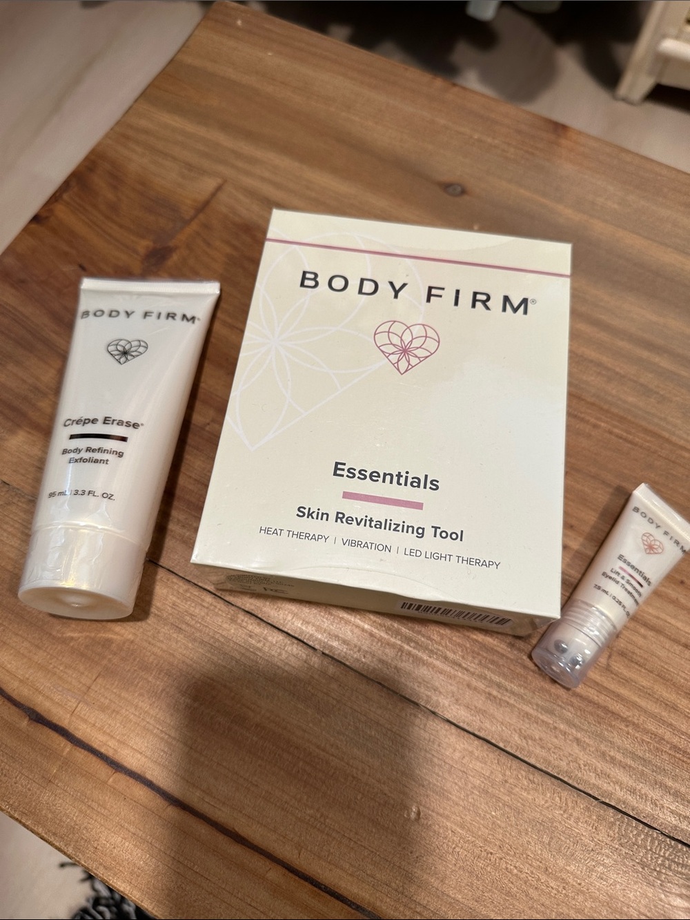 BODY FIRM Essentials Skin Revitalizing Tool with exfoliant and eyelid treatment